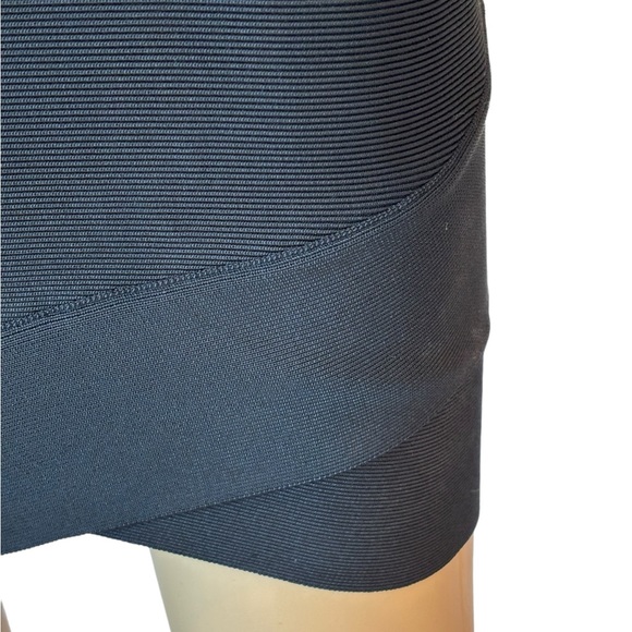 BCBGMAXAZRIA Black Bandage Skirt Size Small - Picture 2 of 4